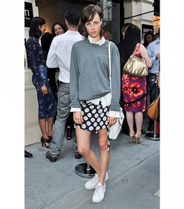edie_sep13_whowhatwear.thumb.jpg.8b47c2c652c8c175e123659fb1ded2d3.jpg