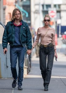 elsa-hosk-and-tom-daly-out-and-about-in-new-york-04-20-2017_4.jpg
