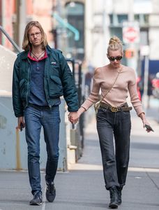 elsa-hosk-and-tom-daly-out-and-about-in-new-york-04-20-2017_6.jpg