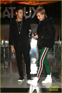 hailey-baldwin-cameron-dallas-spend-day-together-in-la-02.jpg