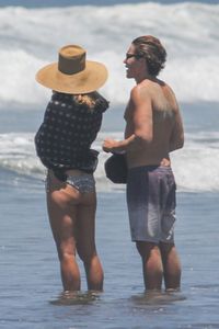 heidi-klum-in-bikini-at-a-beach-in-san-jose-04-14-2017_10.jpg