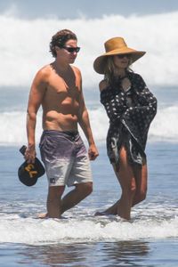 heidi-klum-in-bikini-at-a-beach-in-san-jose-04-14-2017_12.jpg