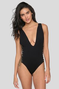 jyork-the-label-indie-one-piece-black-AE1Y1406_2_1024x1024.thumb.jpg.5acc4a354850991118e46f22ff1e004f.jpg