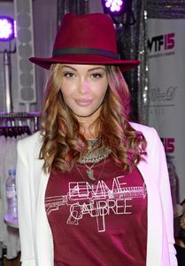 nabilla-durement-taclee-par-genevieve-de.jpg