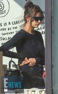 rs_634x1024-170410081536-634.Irina-Shayk-Post-Baby-EXCLUSIVE-J2R-041017.thumb.jpg.5b57b006ef7656c37f46da5512eddb17.jpg