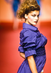 vivienne-westwood-ss-1997-12.thumb.jpg.3752a115f3dac0f27794923234f86545.jpg