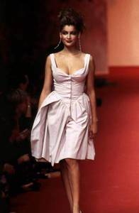 vivienne-westwood-ss-1997-3.thumb.jpg.48a5eea0a2a23718a7d26da8162f152c.jpg