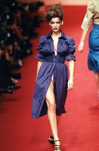 vivienne-westwood-ss-1997-8.thumb.jpg.9a60ddc8f463a1026b2a9ad18bce22fe.jpg