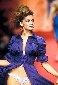 vivienne-westwood-ss-1997-9.thumb.jpg.de8c6a766aade761396d3d1066bb349c.jpg