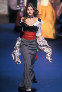 vivienne-westwood-ss-1999-22.thumb.png.27ed9090e7e0b42b90d8c53ca26826cb.png