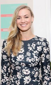 yvonne-strahovski-hulu-vip-screening-of-the-handmaid-s-tale-in-nyc-04-25-2017-1.thumb.jpg.0e33a37e7bda552dd59cff489099e745.jpg