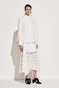 04-camilla-and-marc-resort-17.thumb.jpg.e43909b1f38a4bcdf81edc8bee61b81e.jpg