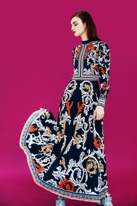 06-Mary-Katrantzou-Pre-Fall-17.thumb.jpg.09be602f52dfea719260d34f298d6ba6.jpg