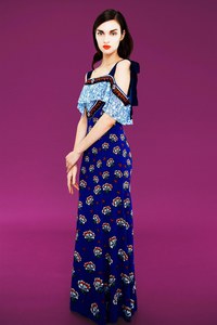 11-Mary-Katrantzou-Pre-Fall-17.thumb.jpg.0c97dd588f43aa2ab985a8af026ee851.jpg