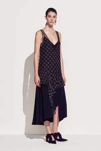 12-camilla-and-marc-resort-17.thumb.jpg.13e903328299fd480040f38d5905d420.jpg