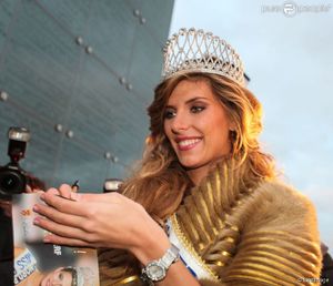 1684925-camille-cerf-miss-france-2015-de-950x0-3.thumb.jpg.54f7ad85789e3afd890c05c2e83ad6d0.jpg