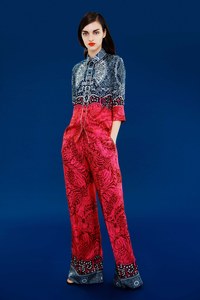 21-Mary-Katrantzou-Pre-Fall-17.thumb.jpg.be780e83da73f85471f35309336a6d91.jpg