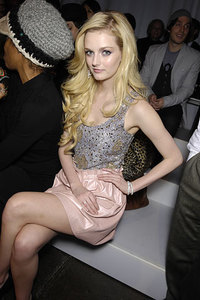 320full-lydia-hearst.thumb.jpg.49908118e2bc0f9fc9f7894bf94bbdd6.jpg