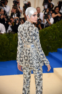 Cara Delevingne attends the 'Rei Kawakubo-Comme des Garcons Art Of The In-Between' Costume Institute Gala at Metropolitan Museum of Art on May 1, 2017 in New York City﻿ 8.jpg