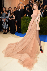 Gigi Hadid attends the 'Rei Kawakubo-Comme des Garcons Art Of The In-Between' Costume Institute Gala at Metropolitan Museum of Art on May 1, 2017 in New York City 1.jpg