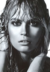 Linnea Pihl 5ab9ae629370e31eb9de116bd25556f8.jpg