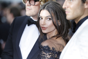 Emily+Ratajkowski+Loveless+Nelyubov+Red+Carpet+pFdW4lbseyWx.jpg