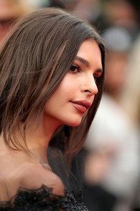 Emily+Ratajkowski+Loveless+Nelyubov+Red+Carpet+vbwaidBMqp2x.jpg