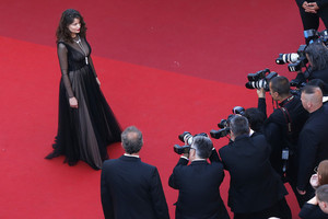 Laetitia+Casta+70th+Anniversary+Red+Carpet+ukffFA4moK4l.jpg