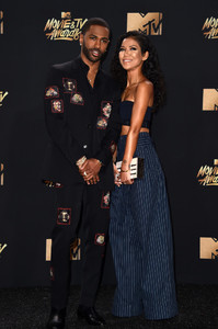 Jhene+Aiko+2017+MTV+Movie+TV+Awards+Arrivals+SAX4_Yak2YMx.jpg