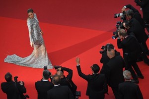 Doutzen+Kroes+Beguiled+Red+Carpet+Arrivals+ZOygOeqn4Rml.jpg