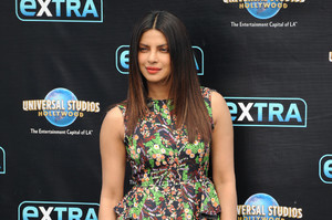 5926b268c196f_PriyankaChopraPriyankaChopraAppearsExtraWdE0_WJ0uoNx.thumb.jpg.b636fb706c2db278dc46c1bdb01853dd.jpg