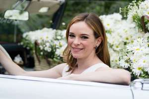 59286ec5715c2_Danielle-Panabaker-Marc-Jacobs-celebrates-Daisy---05.thumb.jpg.1d6bdef6aa6405e6db8643832e16ce21.jpg