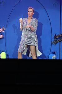   katyp280517BZNimage144.jpg