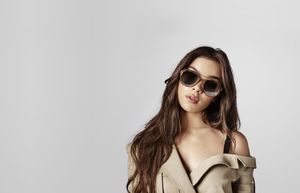 592c2d52cc3f9_hailee-steinfeld-privC3A9-eyewear-photoshoot-2017-7.thumb.jpg.880b852867205aa484092b5ae210cb48.jpg