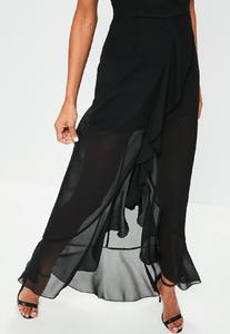 592e0c434f46b_black-90s-neck-frill-detail-maxi-dress2.thumb.jpg.5d5a9ffd870c493cfb35ba1bfce95b1f.jpg