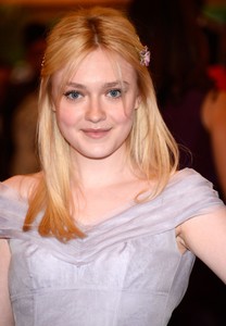 Dakota Fanning photo-012.jpg