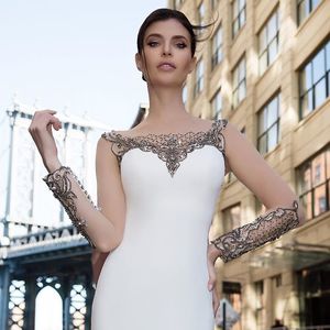 640full-julia-lescova.thumb.jpg.7ad963c7dda28f55cbbf876a656fa5a9.jpg