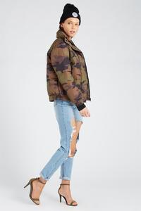 8047588-17-3.jpg