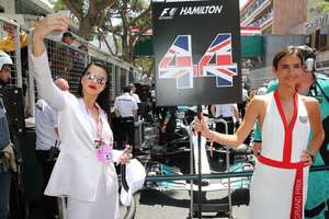 Adriana-Lima-at-Monaco-Formula-One-Grand-Prix--03.thumb.jpg.79dcbdc3eb43e3d34d59c95dddecdb5f.jpg