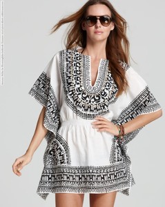 Autumn-Holley-for-Bloomingdales-lookbook-Summer-2012-photo-shoot-036-819x1024.thumb.jpg.19ebb257d4f39ba239b09346cd7c573d.jpg