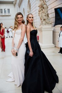 Behati__1__28129.thumb.jpg.960a93f860e373f5c7c8f4d988a77990.jpg
