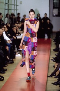 COMME-DES-GARCONS-FALL-1999-RTW-38-CLAUDELLE-PERREAULT-CN10042501.thumb.jpg.e58b02748a70e24983e5b4a34ac45828.jpg