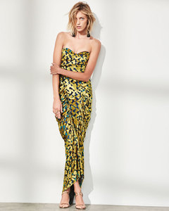 Carolina-Herrera-Strapless-Velvet-Chevron-Gown.jpg
