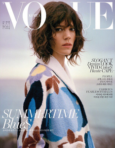 FREJA-VOGUE-KOREA.thumb.jpg.4eea2b764763910da9bbcf6460bb02e1.jpg