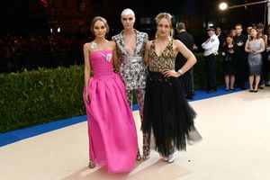 METGala_022.thumb.jpg.a82e7ba6c2ccb4ec2e23e274071d62e1.jpg