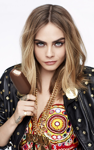 Magnum-X-Moschino-Cara-1.thumb.jpg.761c5330d7fc20da118cbce3bdf1e2b9.jpg