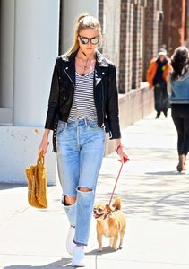 Martha-Hunt-in-Black-Leather-Jacket--02-662x937.jpg