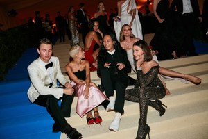 MetGala17_DR-Exits_0738.thumb.jpg.782e75a5b72489d6e8bf5d2ccdce28c1.jpg