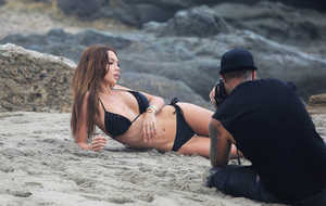 Nabilla-Benattia-Sexy-11.jpg