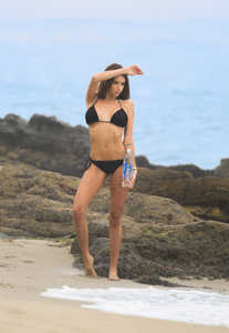 Nabilla-Benattia-Sexy-37.jpg